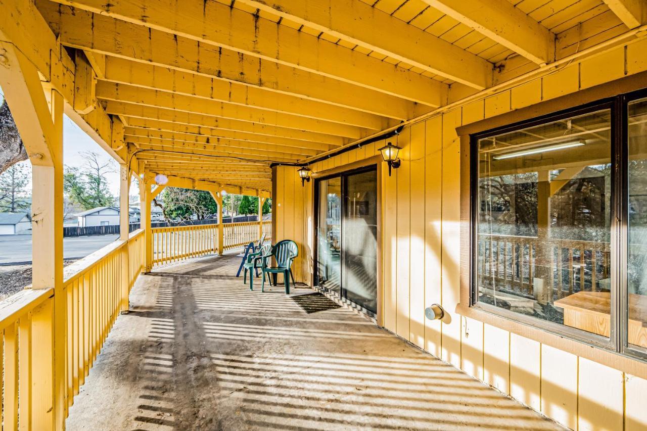 Luring Lakefront Landing グローヴランド エクステリア 写真