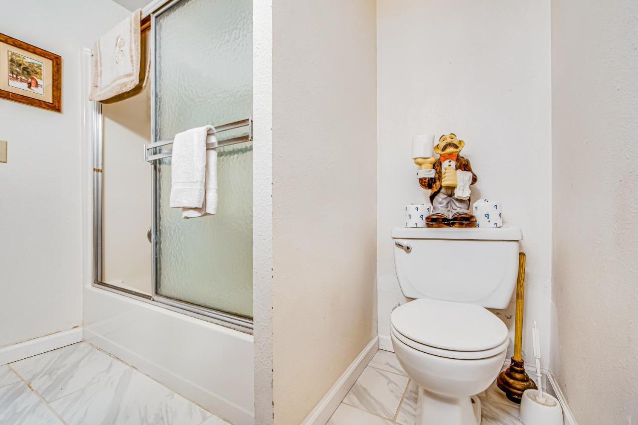 Luring Lakefront Landing グローヴランド エクステリア 写真