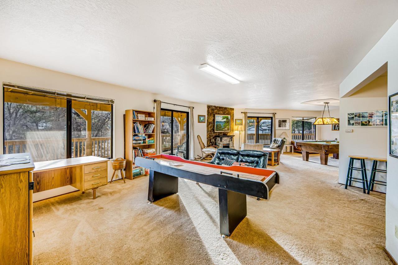 Luring Lakefront Landing グローヴランド エクステリア 写真